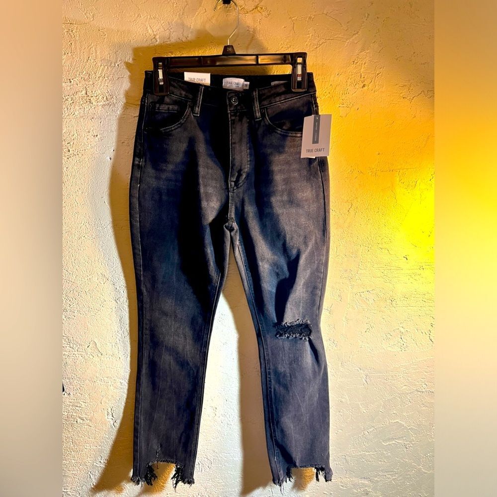 Denim TRUE CRAFT, NWT, black high rise slim, frayed hem, 7R, awesome denim